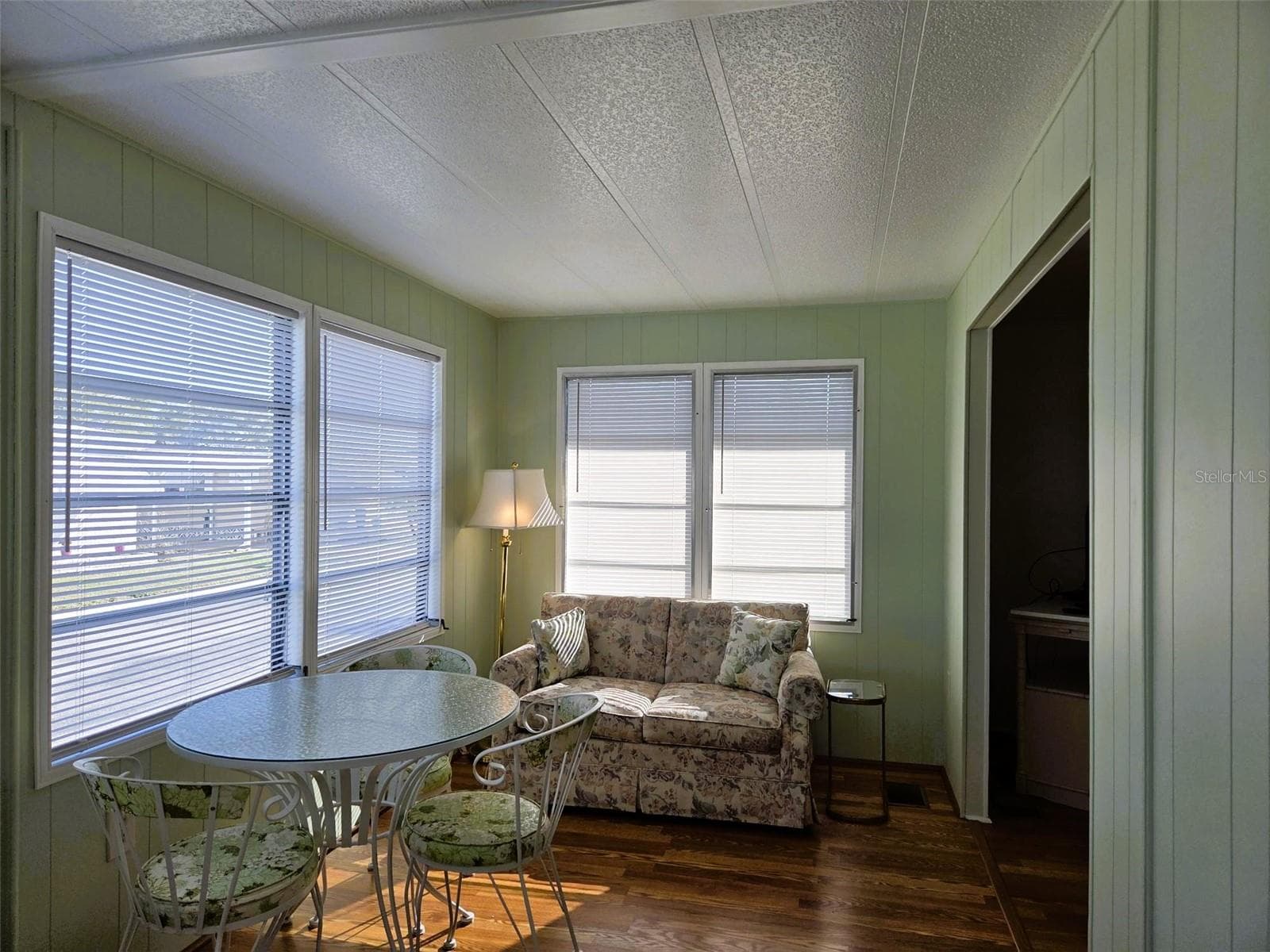 Florida Room - 3312 OVERCUP OAK TER, SARASOTA