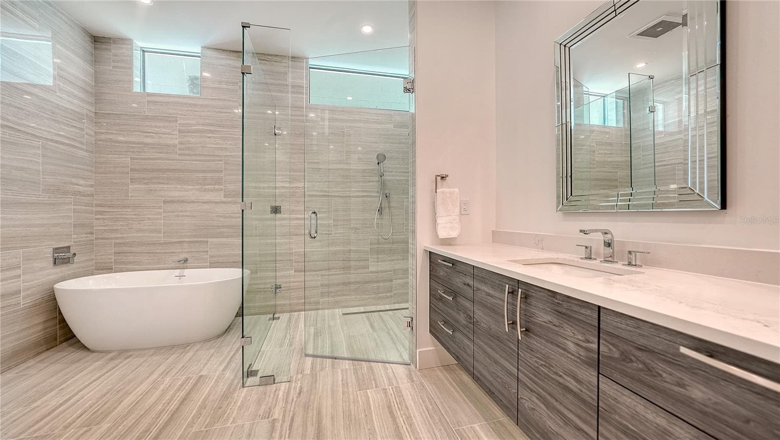 Condominium at 1335 2ND ST #Villa 2E, SARASOTA, photo 23 of 43