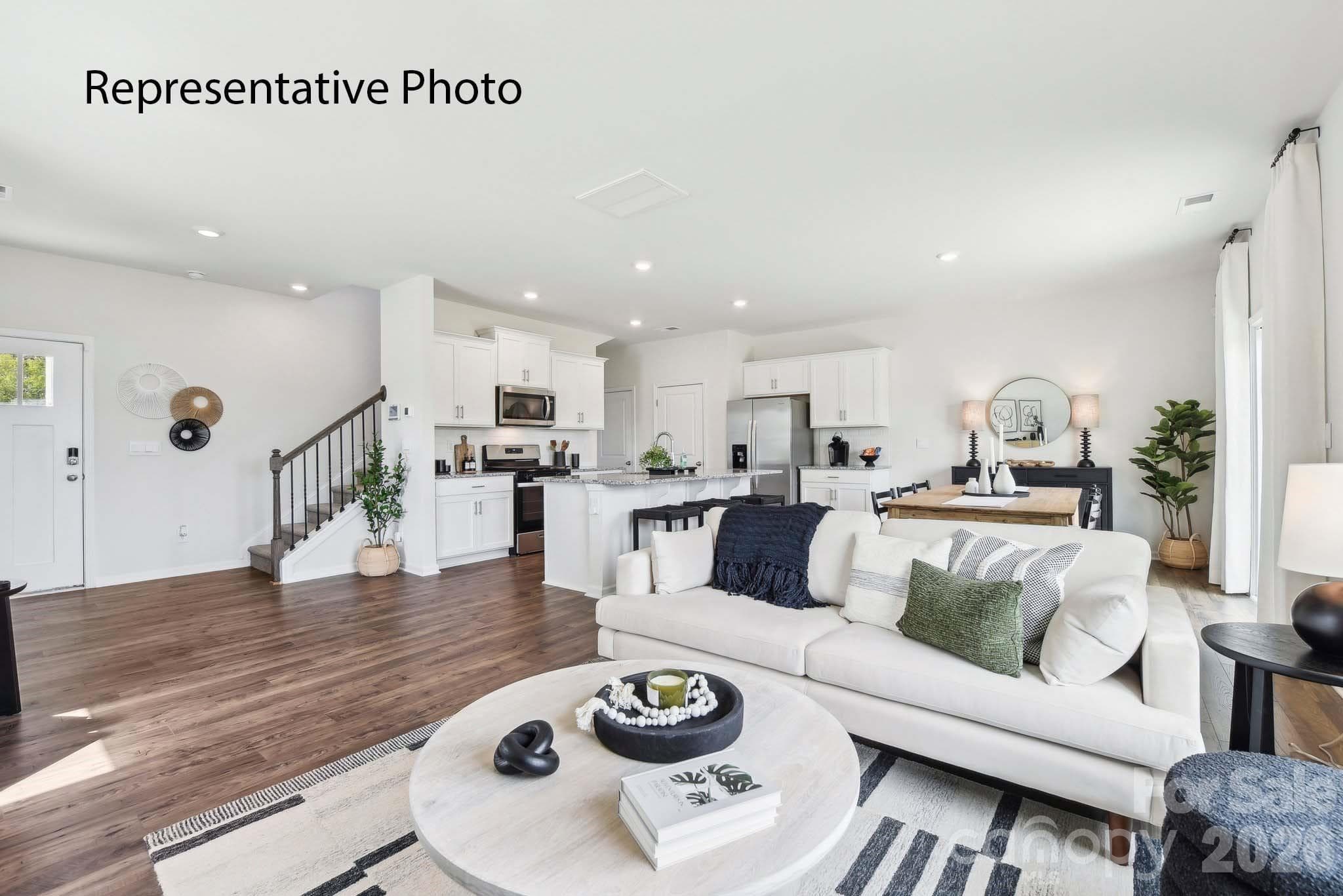 Single Family Residence at 2053 Moorside Court, Lancaster, photo 4 of 26