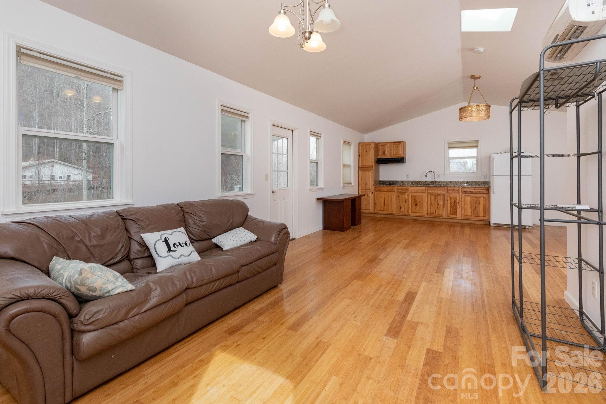 Triplex at Clyde, photo 9 of 32
