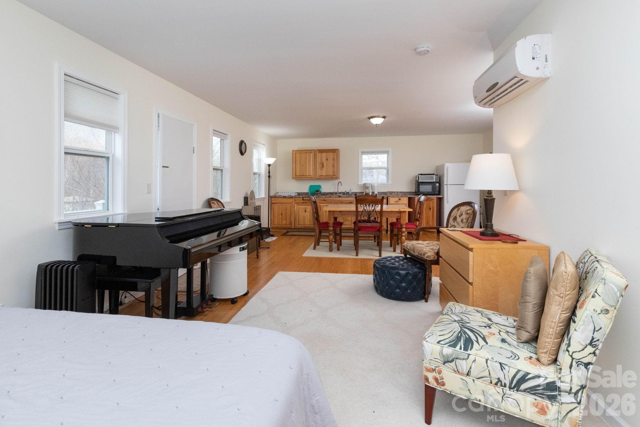 Triplex at Clyde, photo 14 of 32