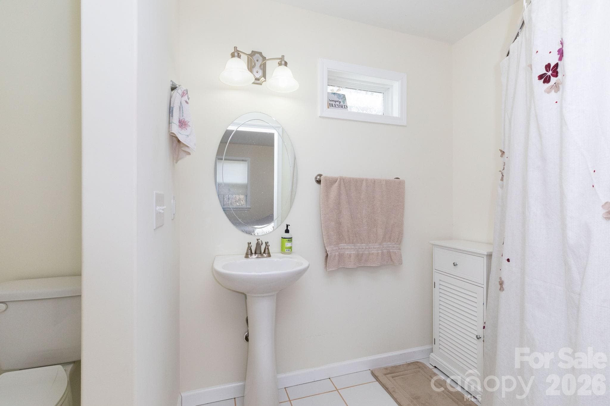 Triplex at Clyde, photo 16 of 32