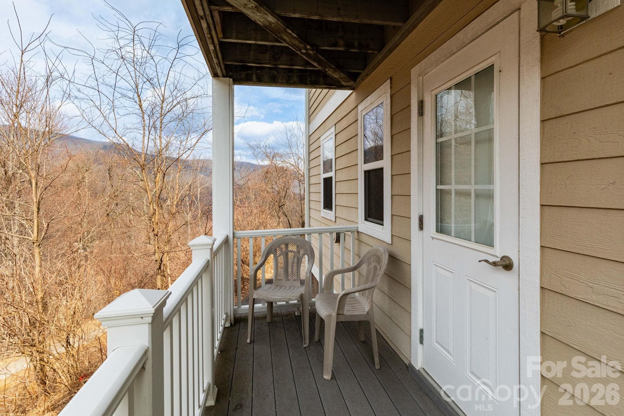 Triplex at Clyde, photo 17 of 32