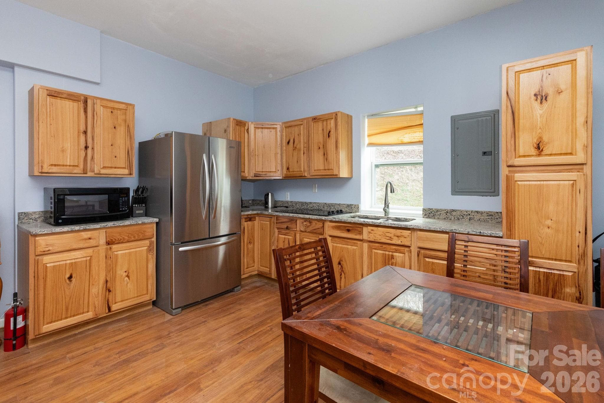 Triplex at Clyde, photo 18 of 32