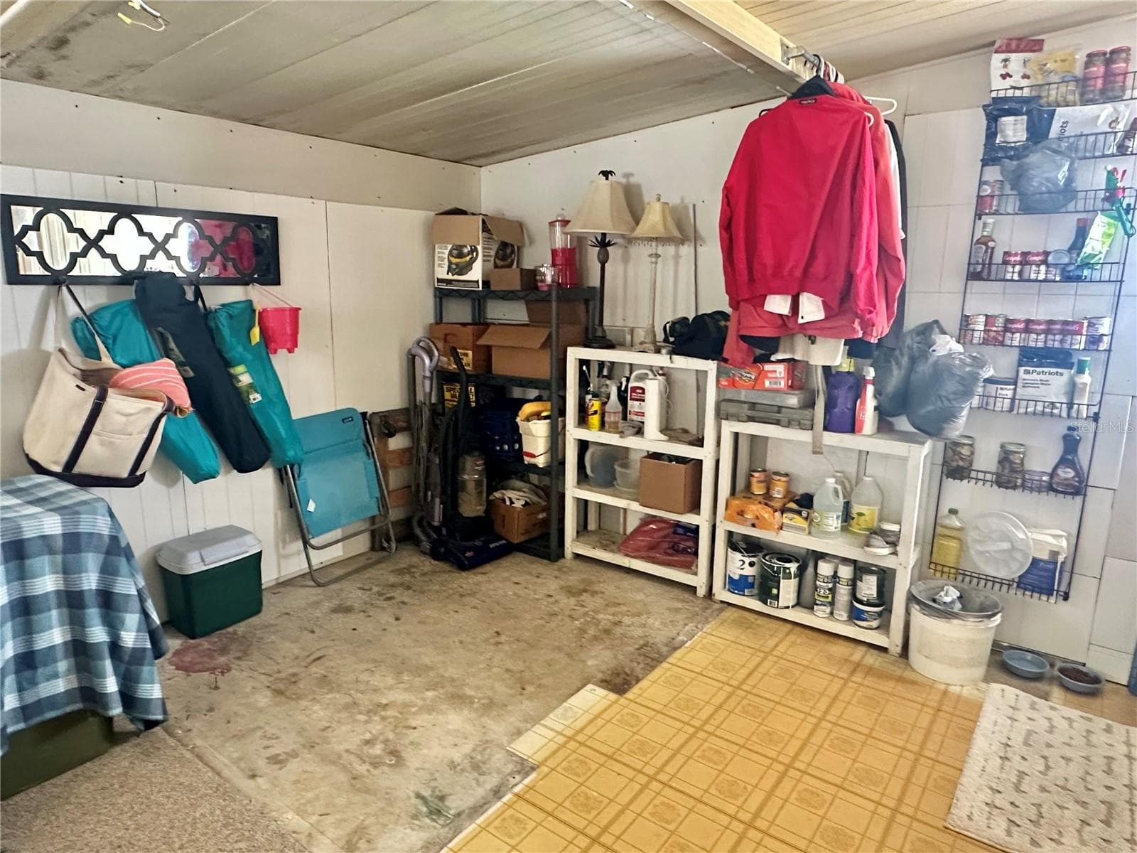 room to store all the things - 1501 25TH AVENUE DR W, BRADENTON
