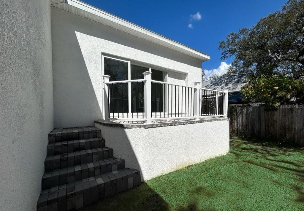 Paver Patio w/Railing - 407 GEORGIA AVE, CRYSTAL BEACH