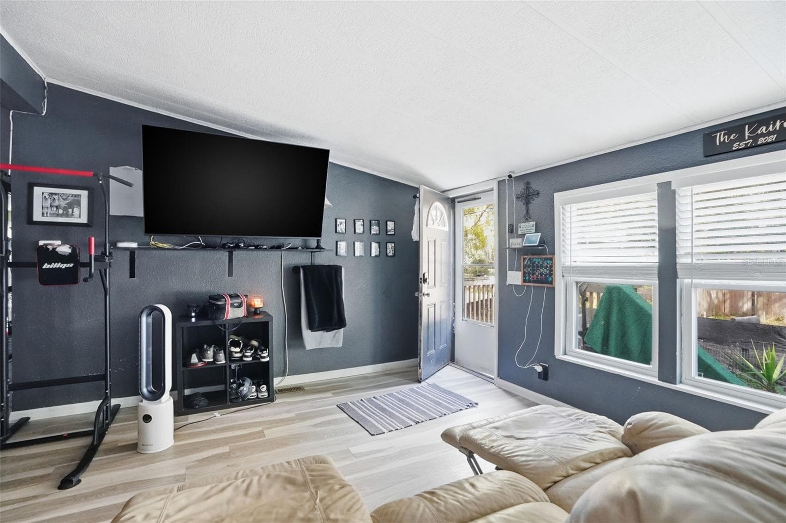Manufactured Home at 8604 CAMEO DR, NEW PORT RICHEY, photo 3 of 38