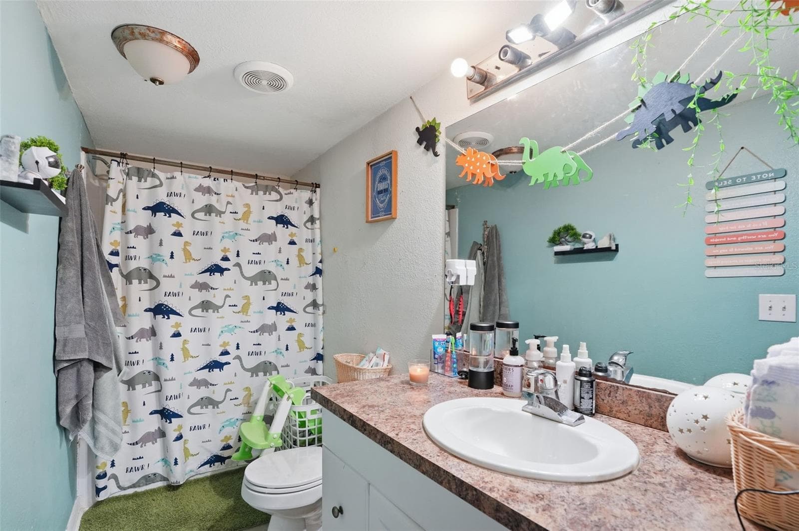 Manufactured Home at 8604 CAMEO DR, NEW PORT RICHEY, photo 16 of 38