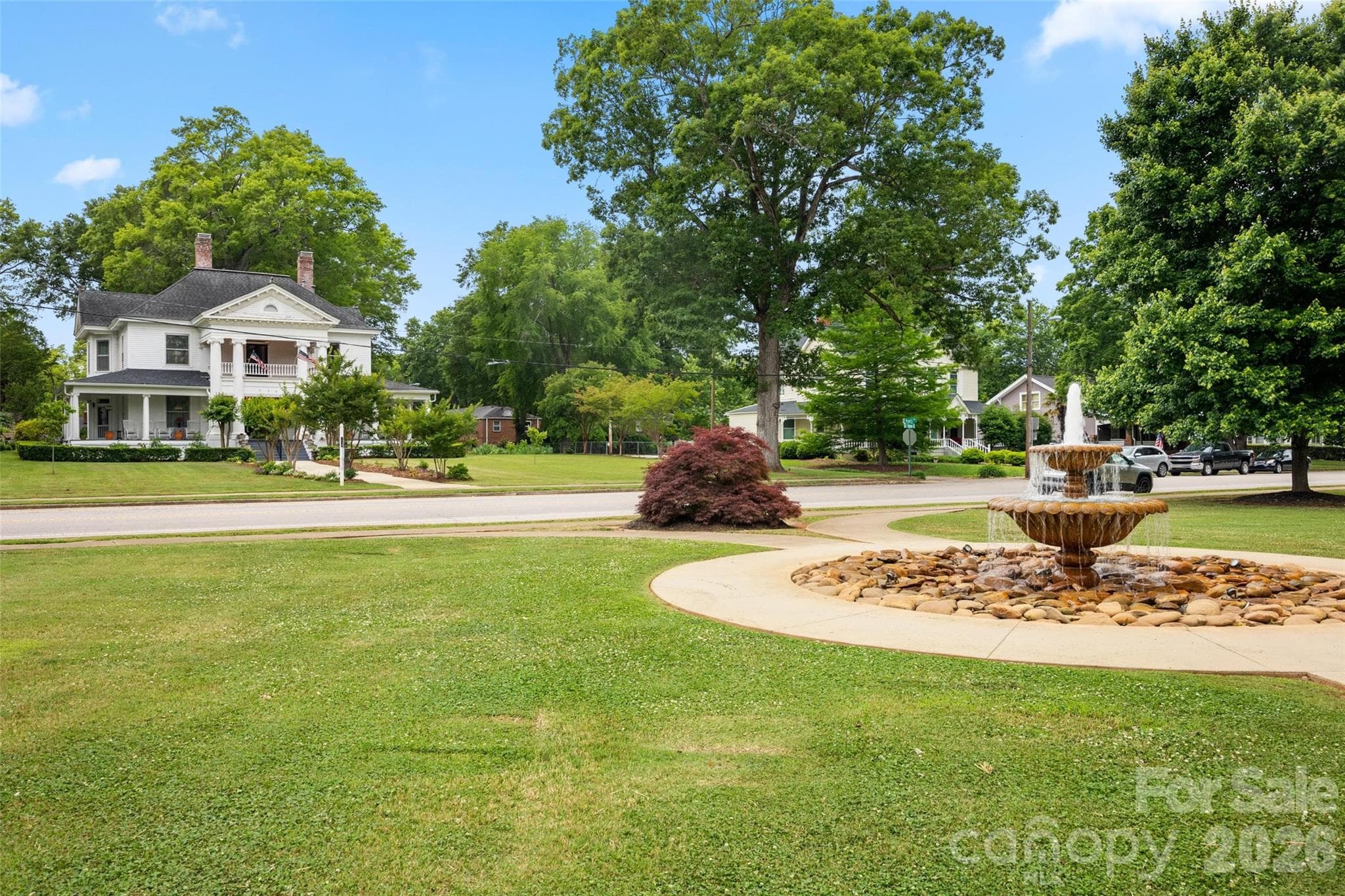 Single Family Residence at 530 E Rutledge Avenue, Gaffney, photo 2 of 47