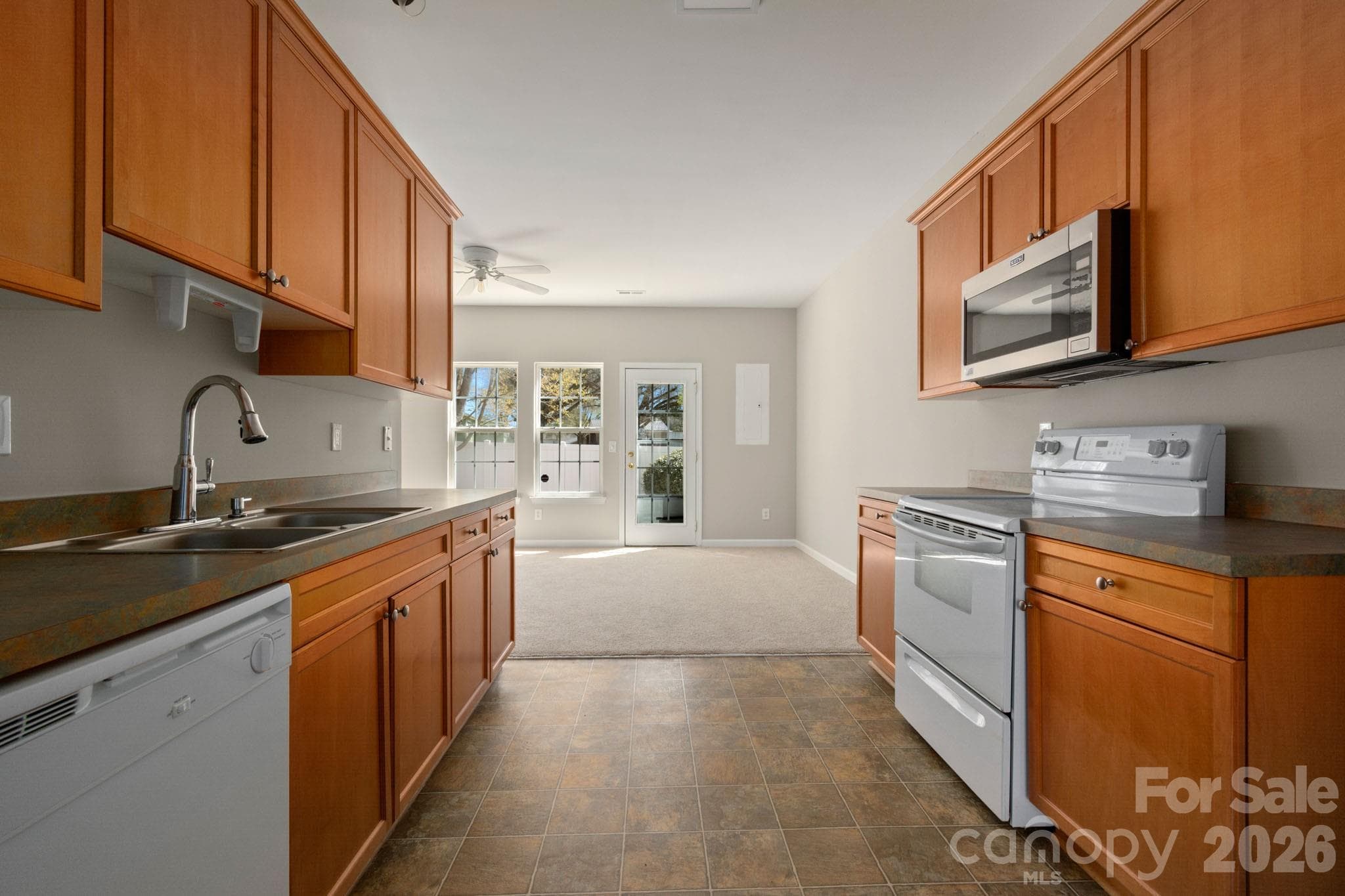 Townhouse at Concord, photo 8 of 27