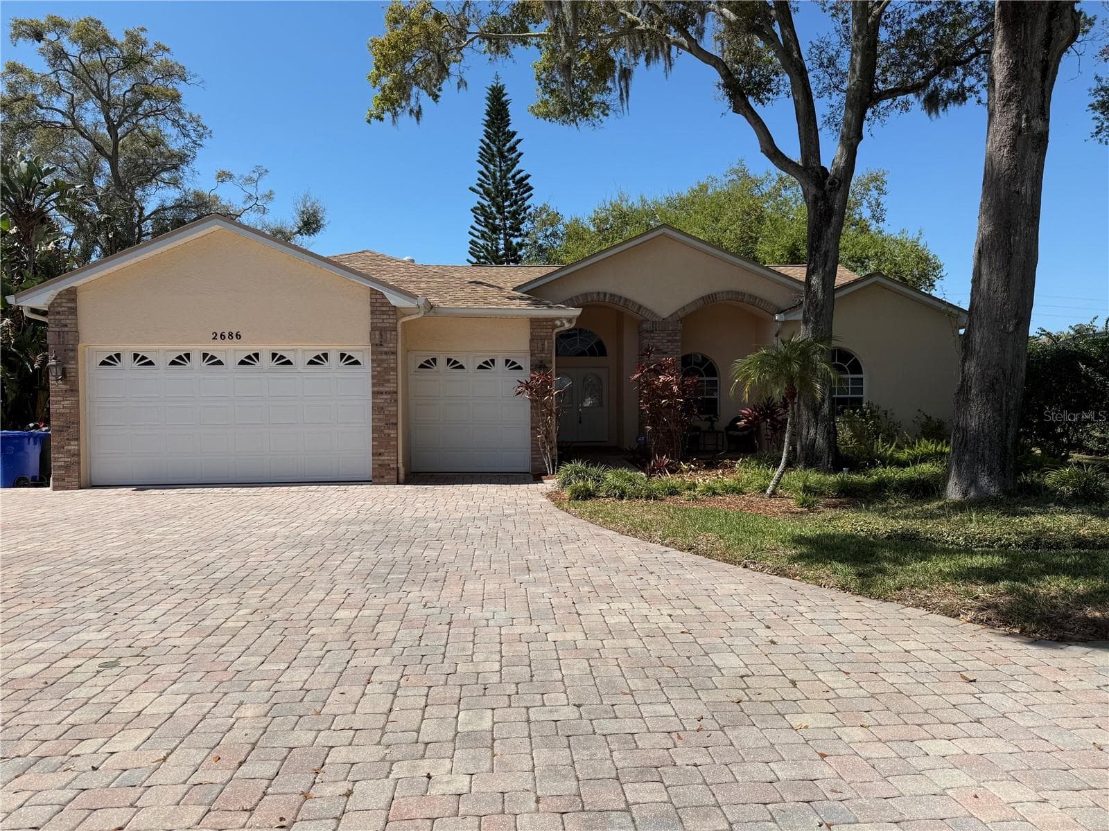 2686 CRYSTAL CIR