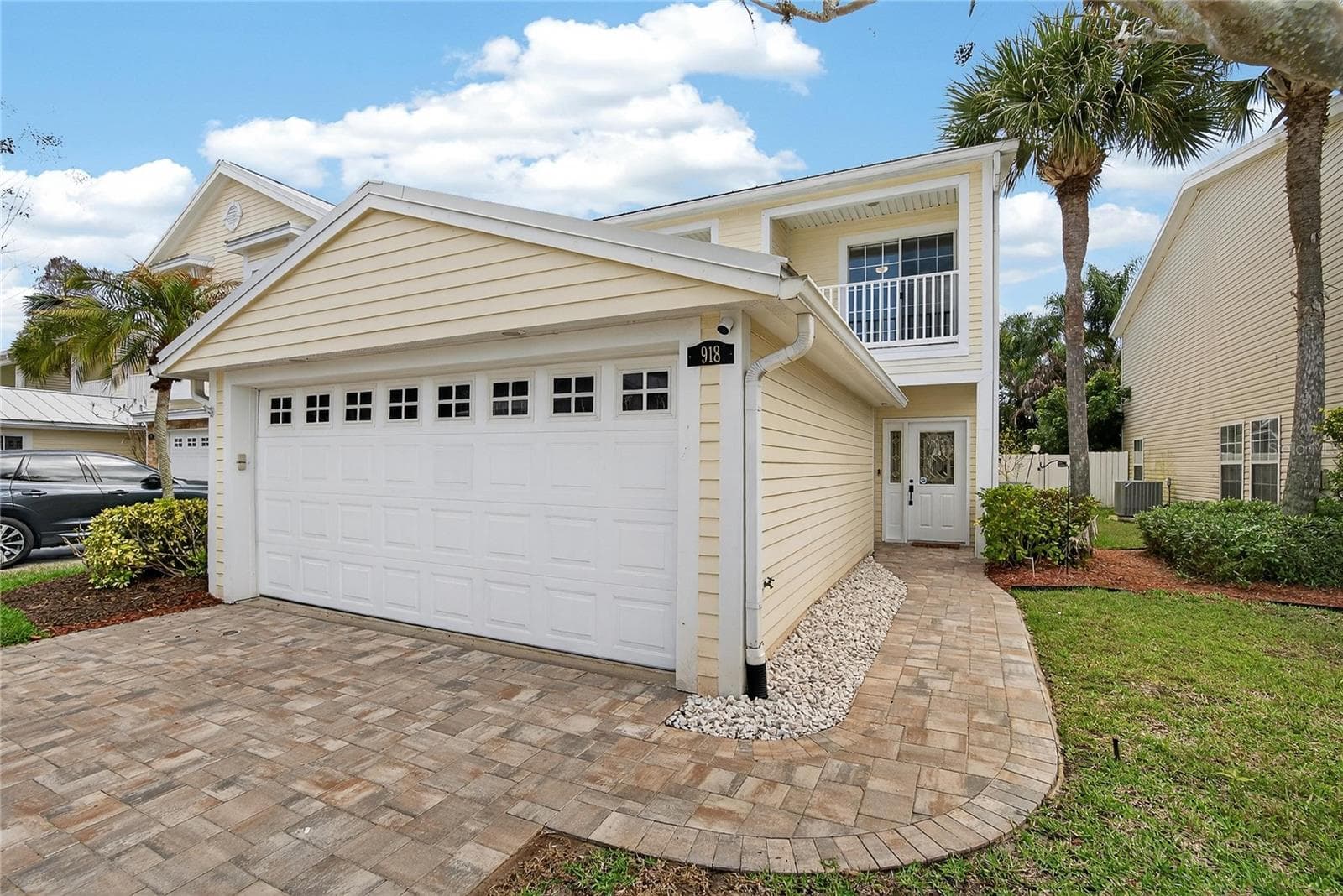 918 WOODBRIDGE CT