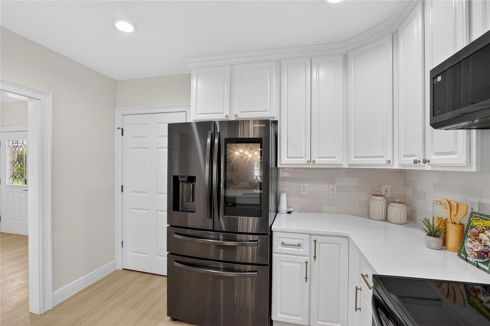 Townhouse at 918 WOODBRIDGE CT, SAFETY HARBOR, photo 6 of 59