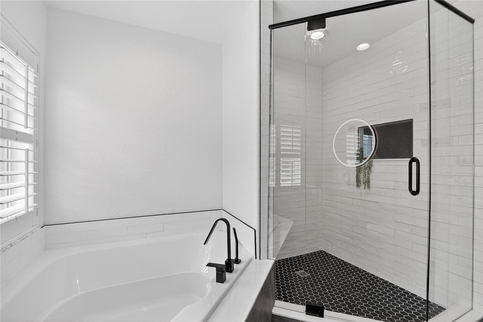 Primary Bathroom - 918 WOODBRIDGE CT, SAFETY HARBOR