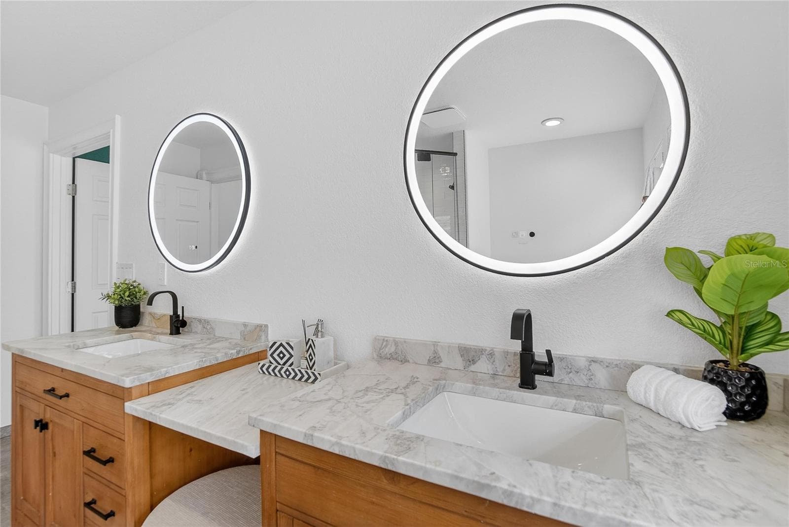 Primary Bathroom - 918 WOODBRIDGE CT, SAFETY HARBOR