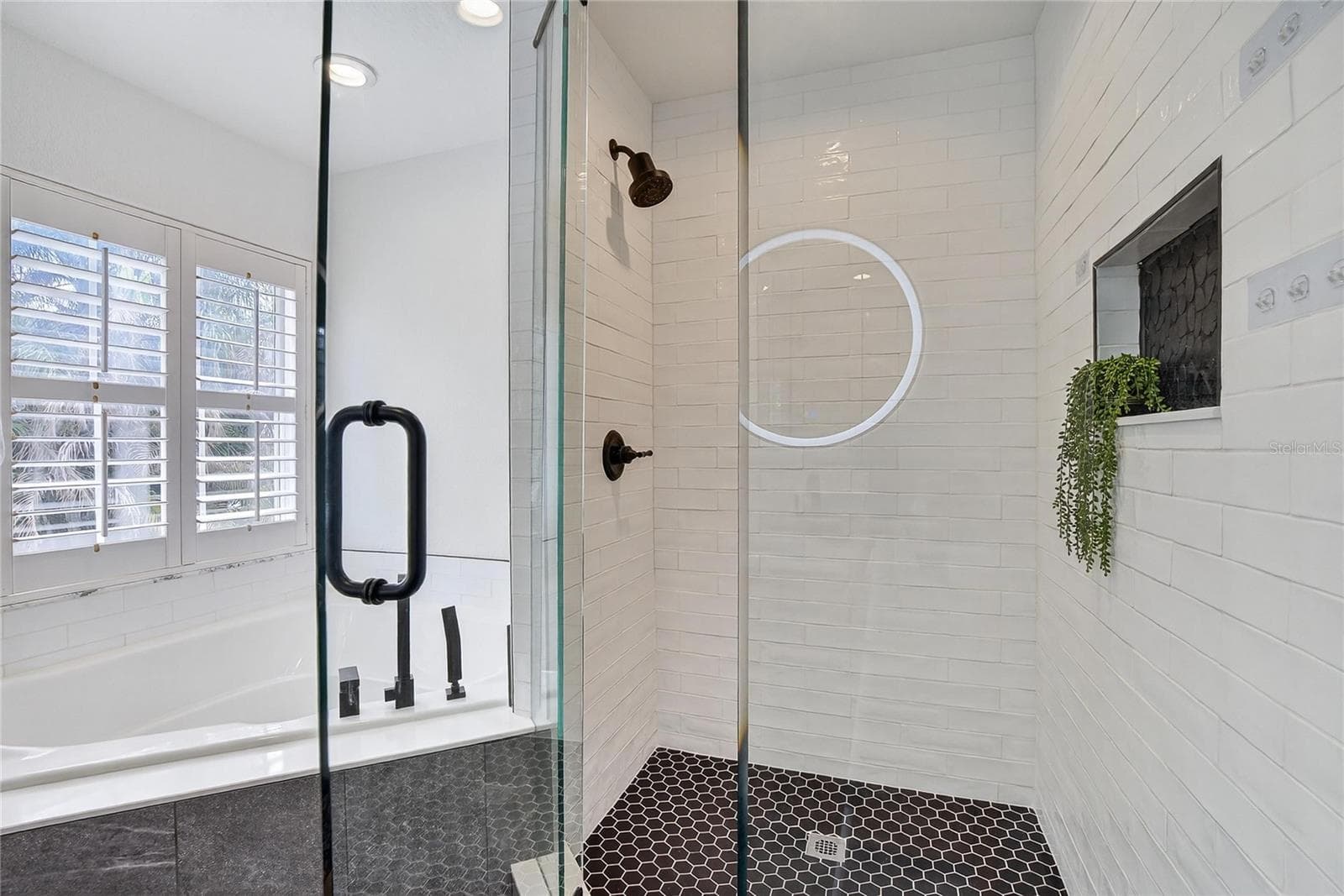 Primary Bathroom - 918 WOODBRIDGE CT, SAFETY HARBOR