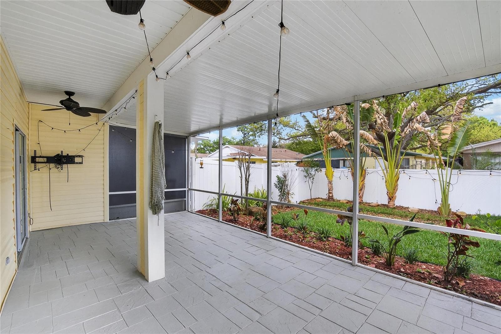 Townhouse at 918 WOODBRIDGE CT, SAFETY HARBOR, photo 47 of 59