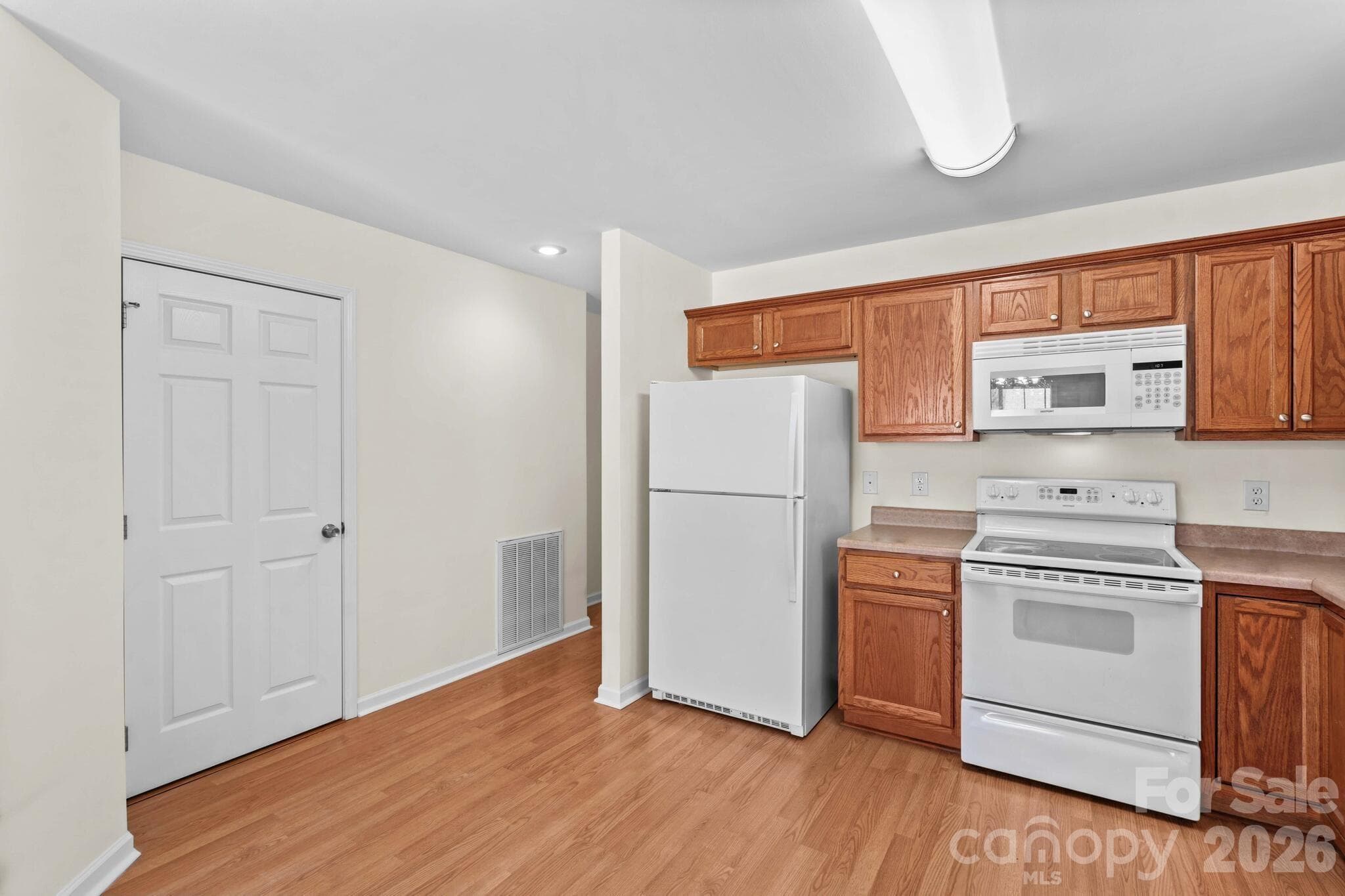 Single Family Residence at Hickory, photo 12 of 43