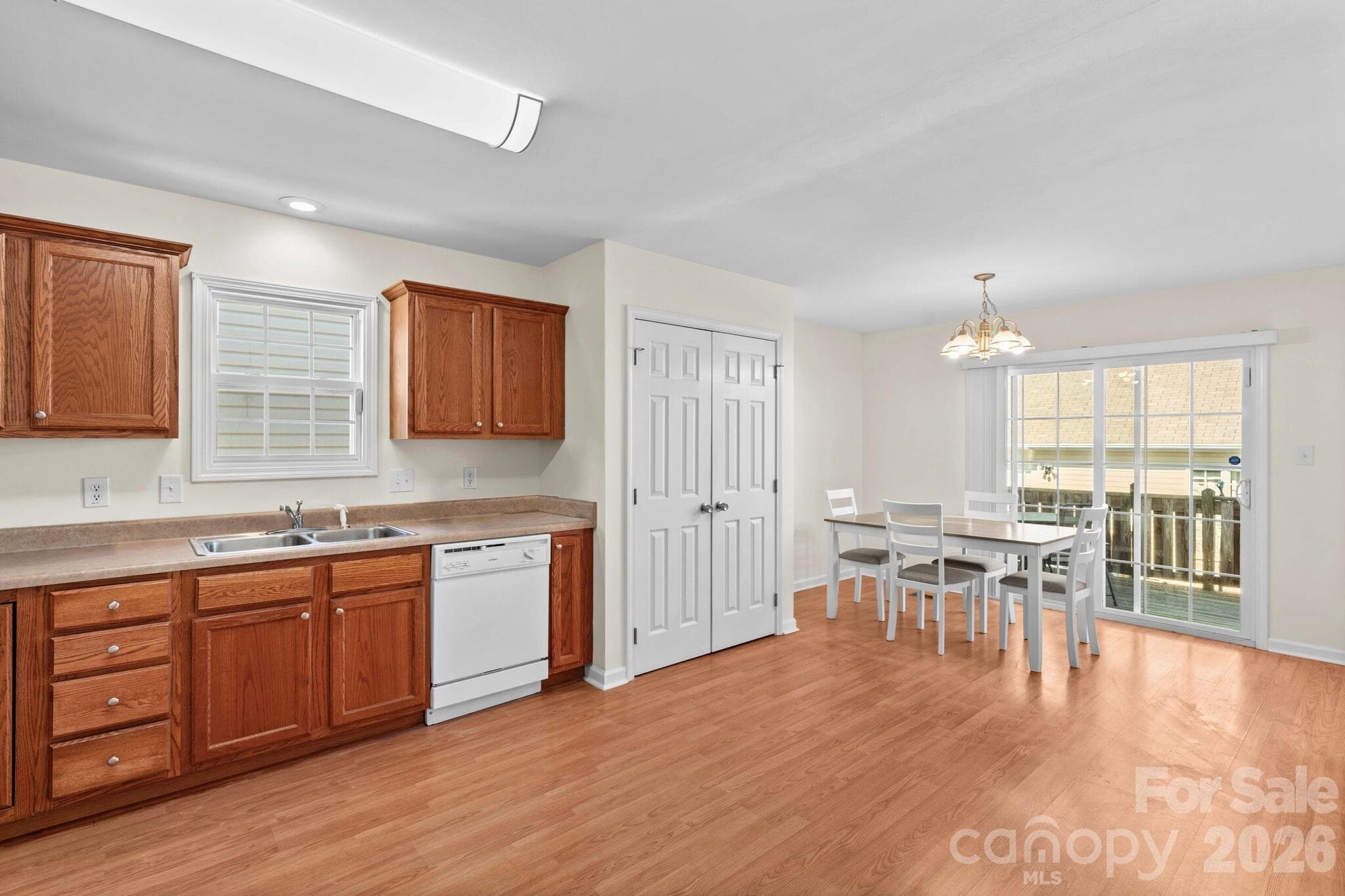 Single Family Residence at Hickory, photo 13 of 43