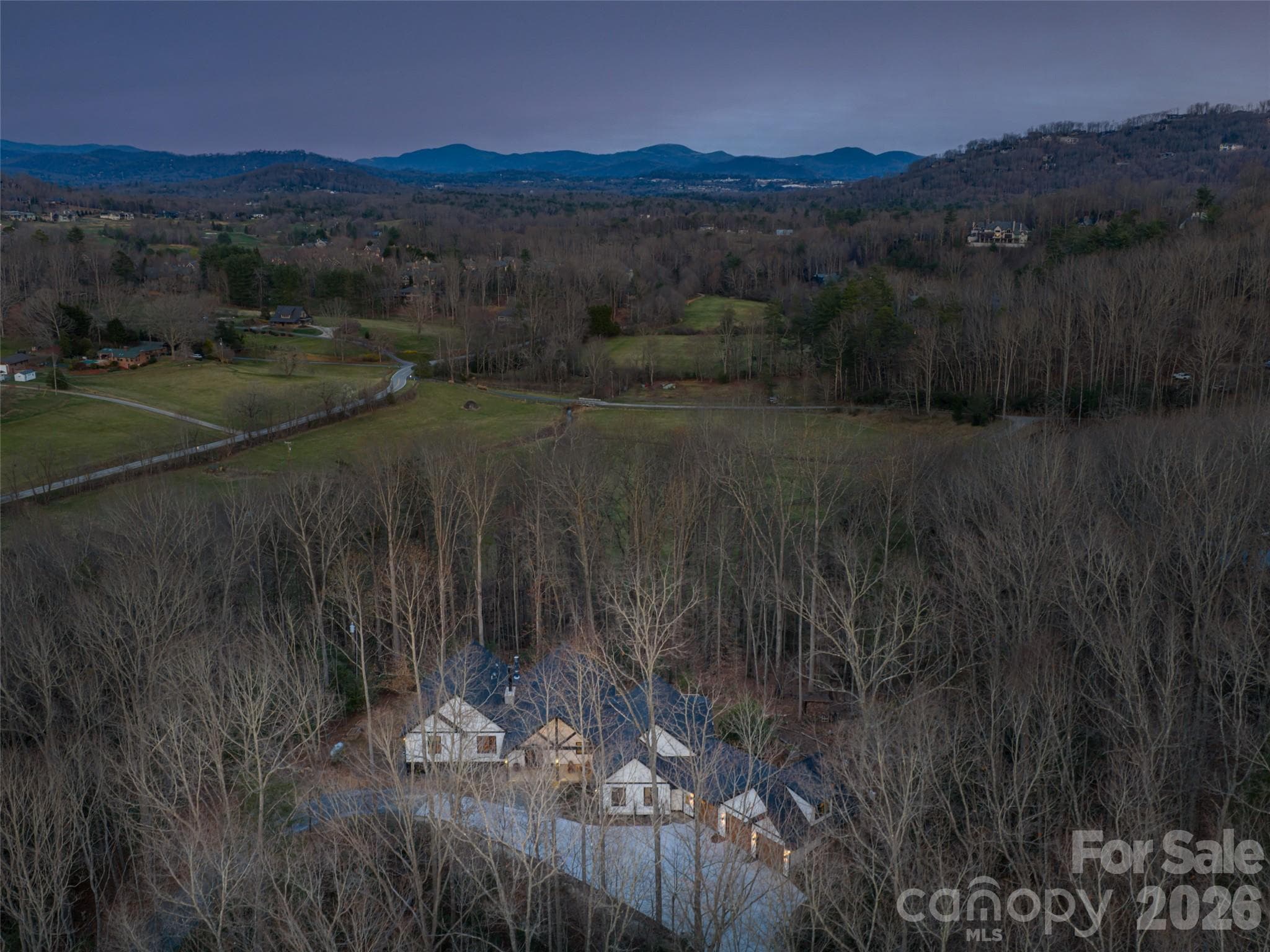 Private setting with mountain views in winter - 508 Avery Creek Road, Arden