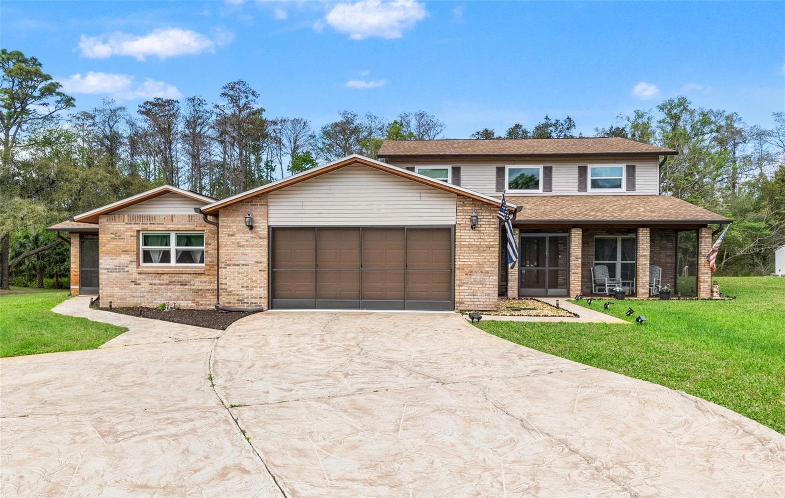 2 car garage with screen door - 1357 DINSMORE CT, NEW PORT RICHEY