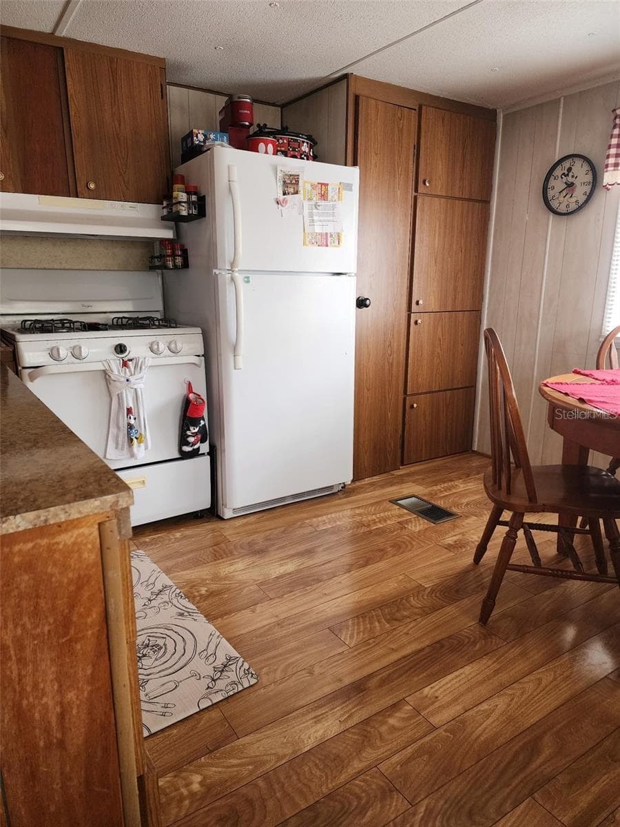 Mobile Home at 7901 40TH AVE N #60, ST PETERSBURG, photo 15 of 42