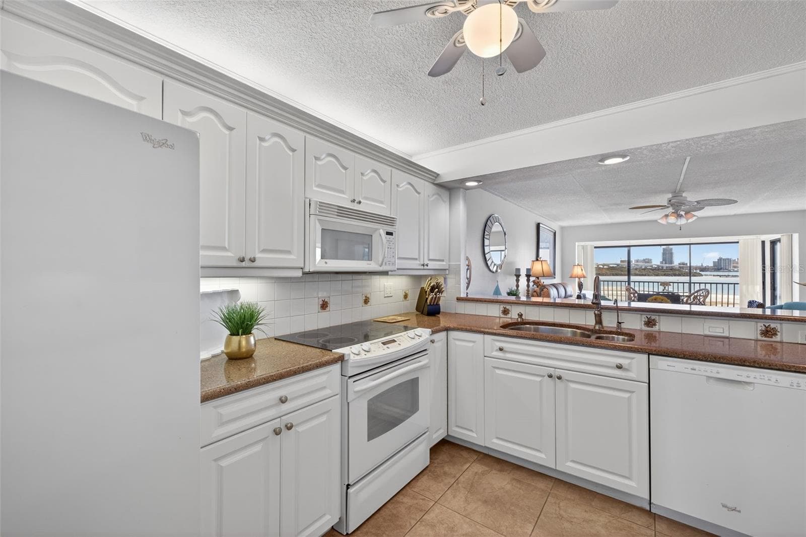 Condominium at 865 S GULFVIEW BLVD #207, CLEARWATER BEACH, photo 16 of 49