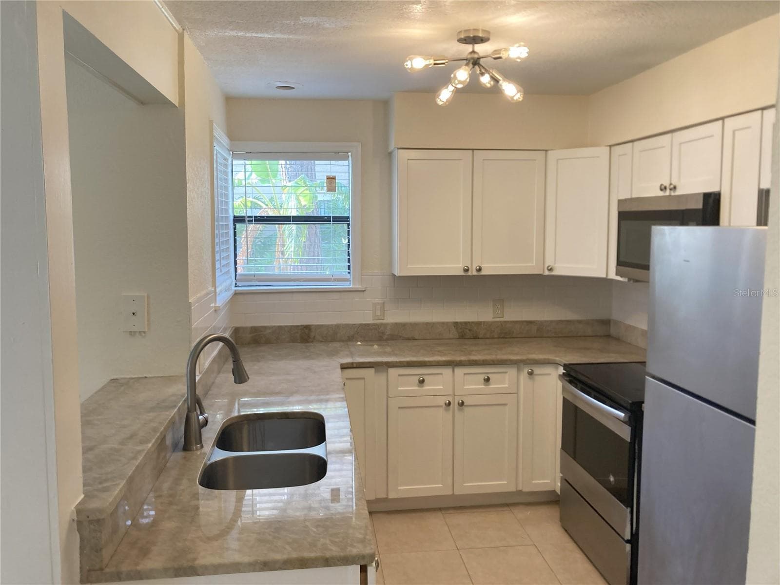 Condominium at 2918 ANTIQUE OAKS CIR #25, WINTER PARK, photo 4 of 21