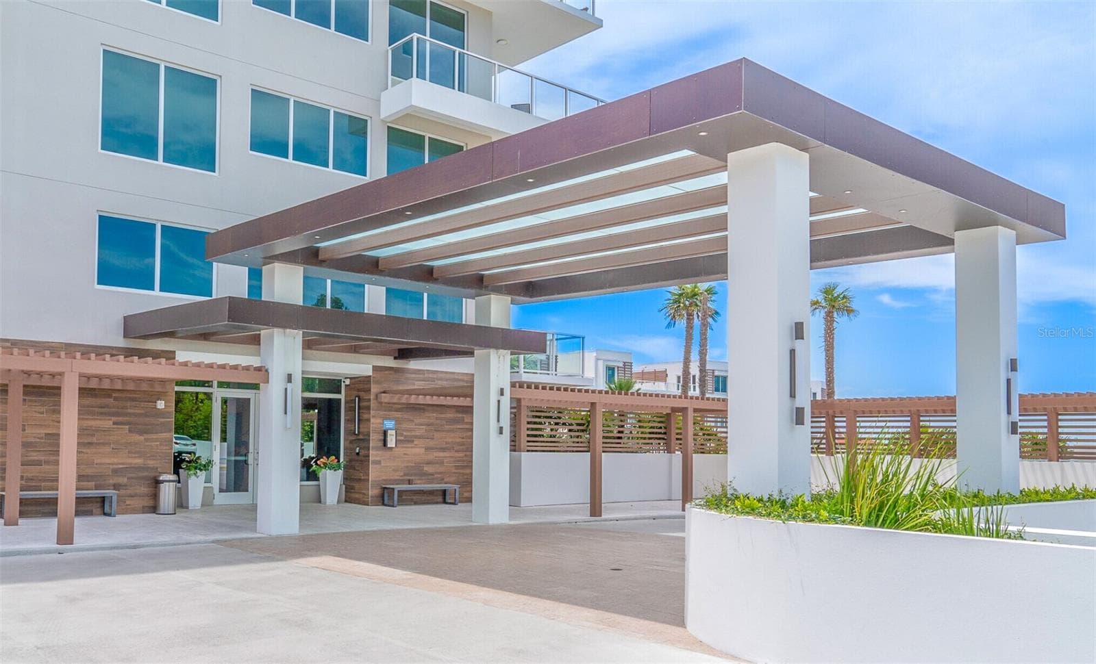 Main Building Entrance - 920 N OSCEOLA AVE #703, CLEARWATER
