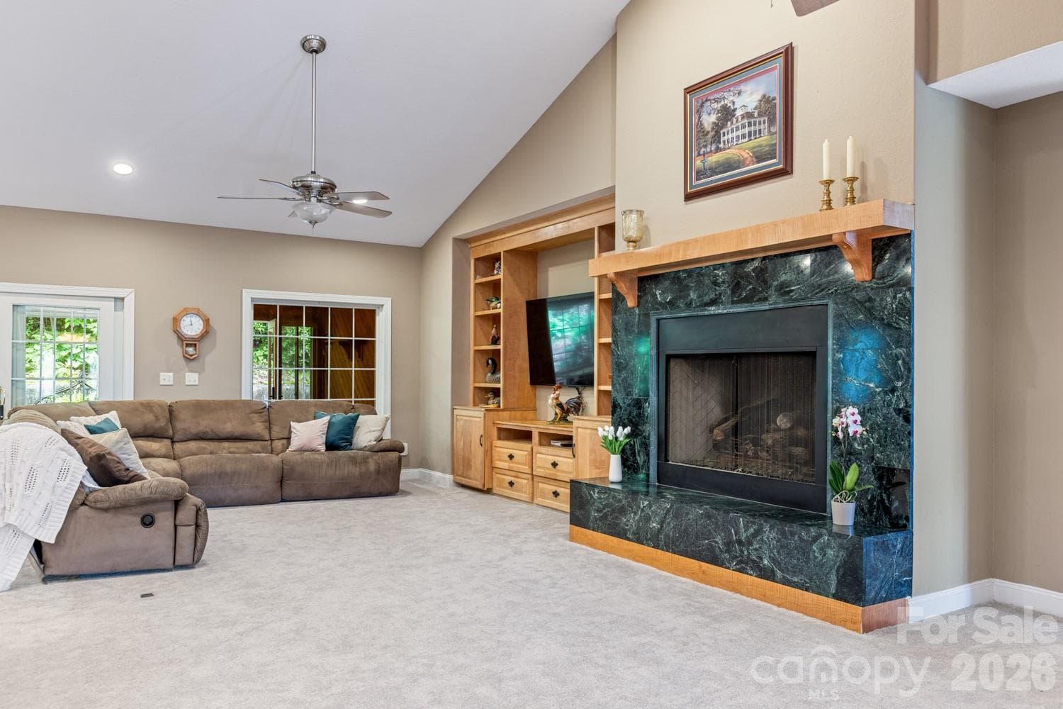 Built in cabinetry - 6 Grouse Terrace, Fairview