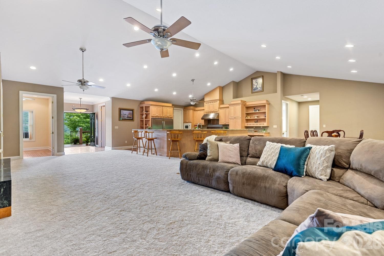Tons of room for entertaining and mulitigenerational living - 6 Grouse Terrace, Fairview