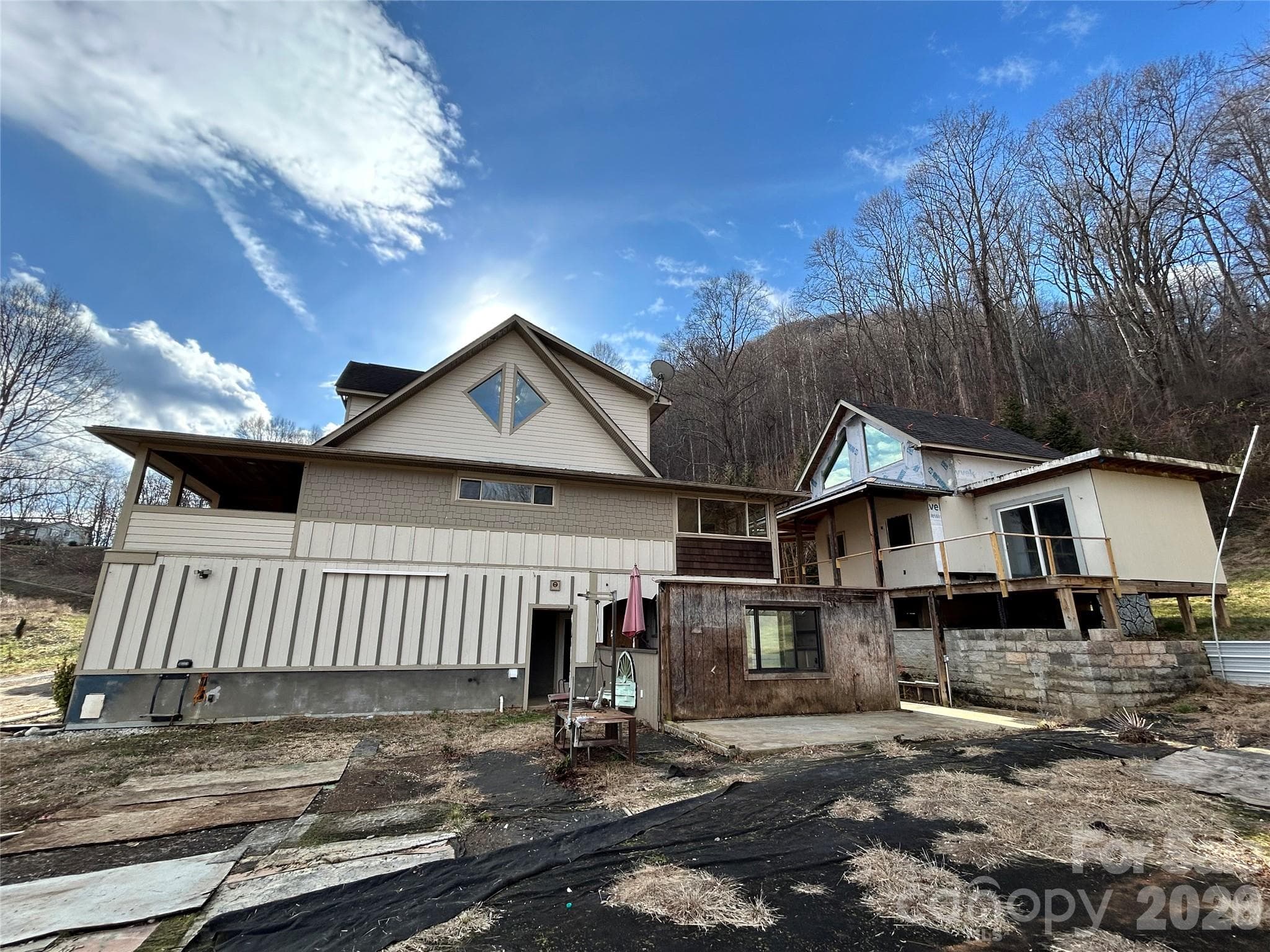 Single Family Residence at 330 Potts Drive, Waynesville, photo 9 of 48