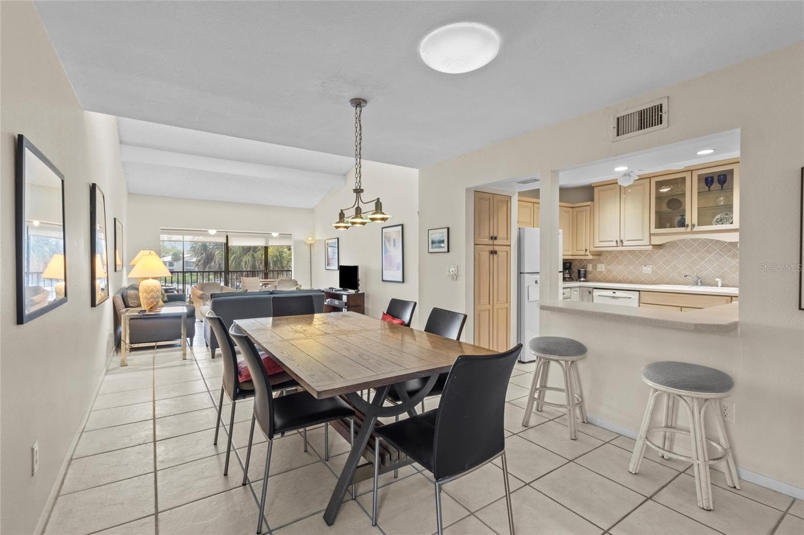 Dining Room/Kitchen - 1633 BOATHOUSE CIR #232, SARASOTA