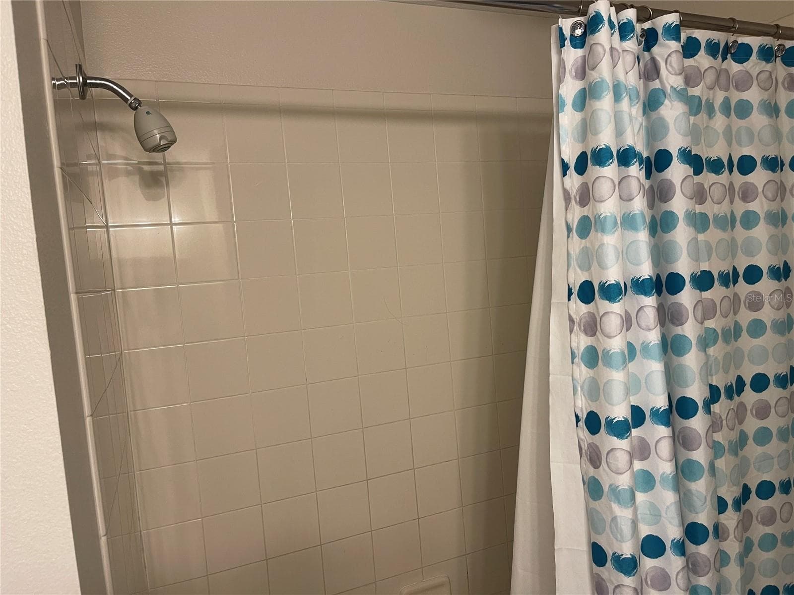 Upstairs Bathroom - 2024 CYPRESS BAY BLVD, KISSIMMEE