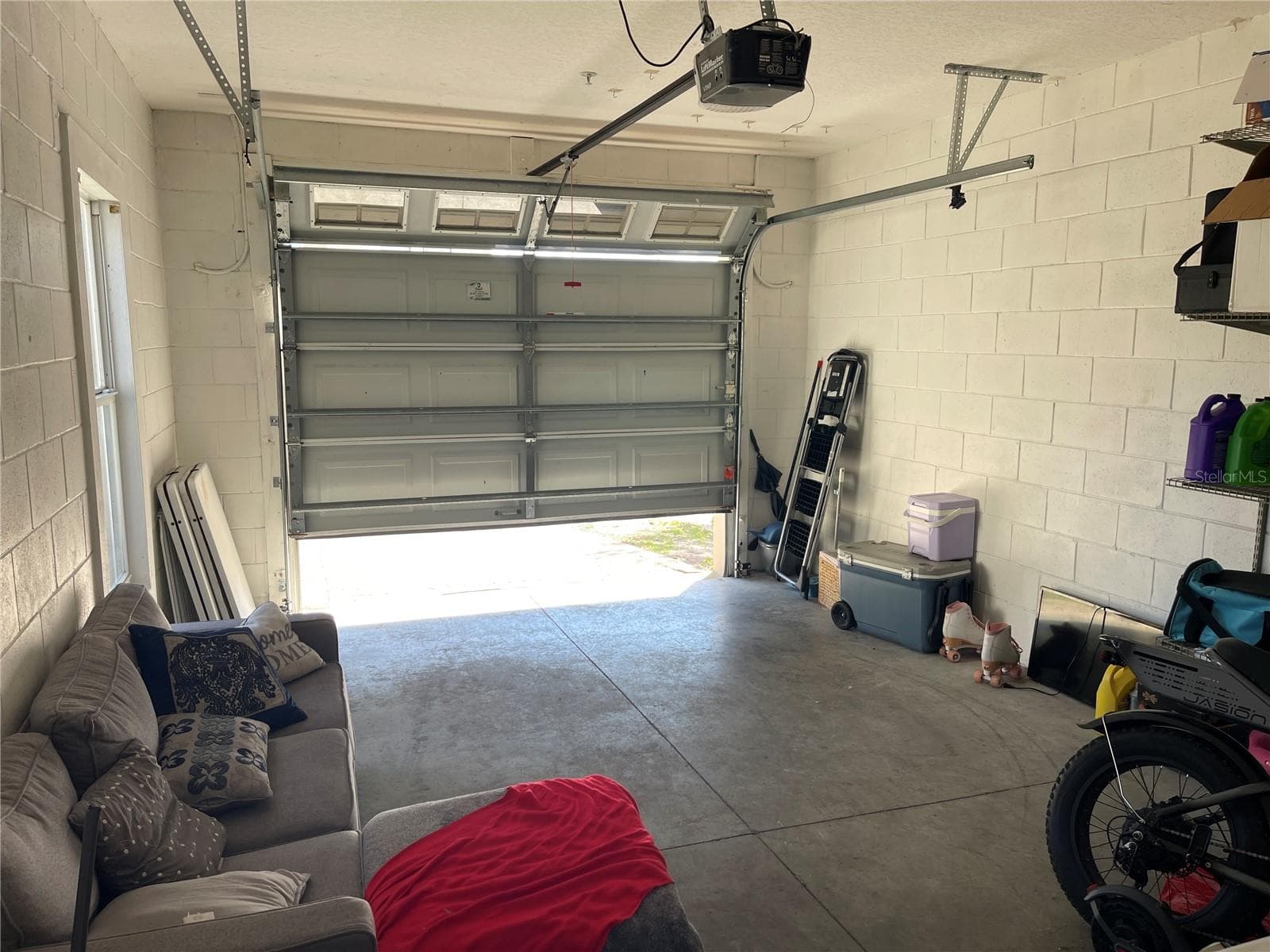 Garage - 2024 CYPRESS BAY BLVD, KISSIMMEE