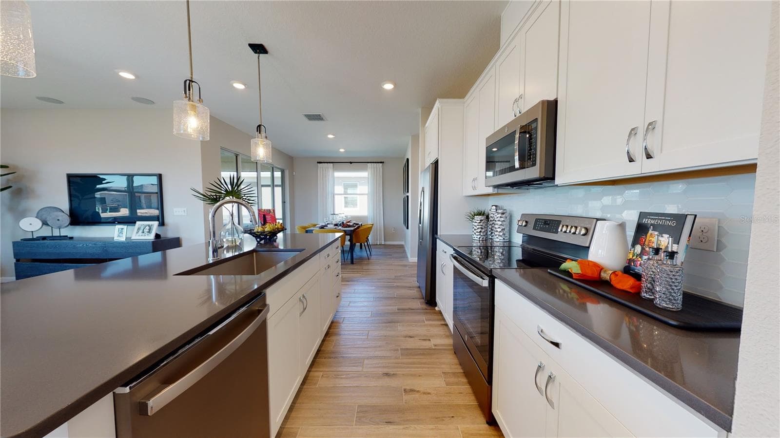 Single Family Residence at 2517 29TH LN E, PALMETTO, photo 6 of 16