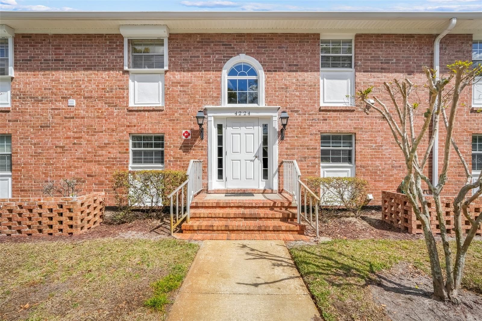 4224 LAKE UNDERHILL RD #8B8
