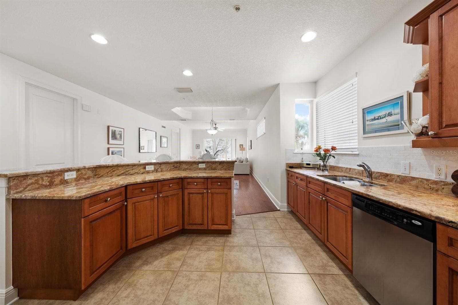 spacious open kitchen - 1030 BELLASOL WAY #3201, APOLLO BEACH