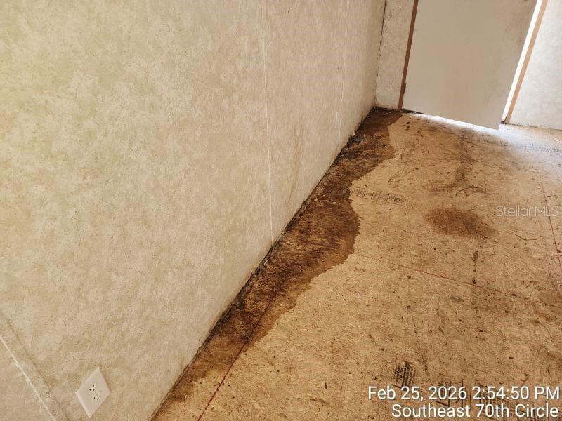 Manufactured Home at 213 SE 70TH CIR, OCALA, photo 12 of 27