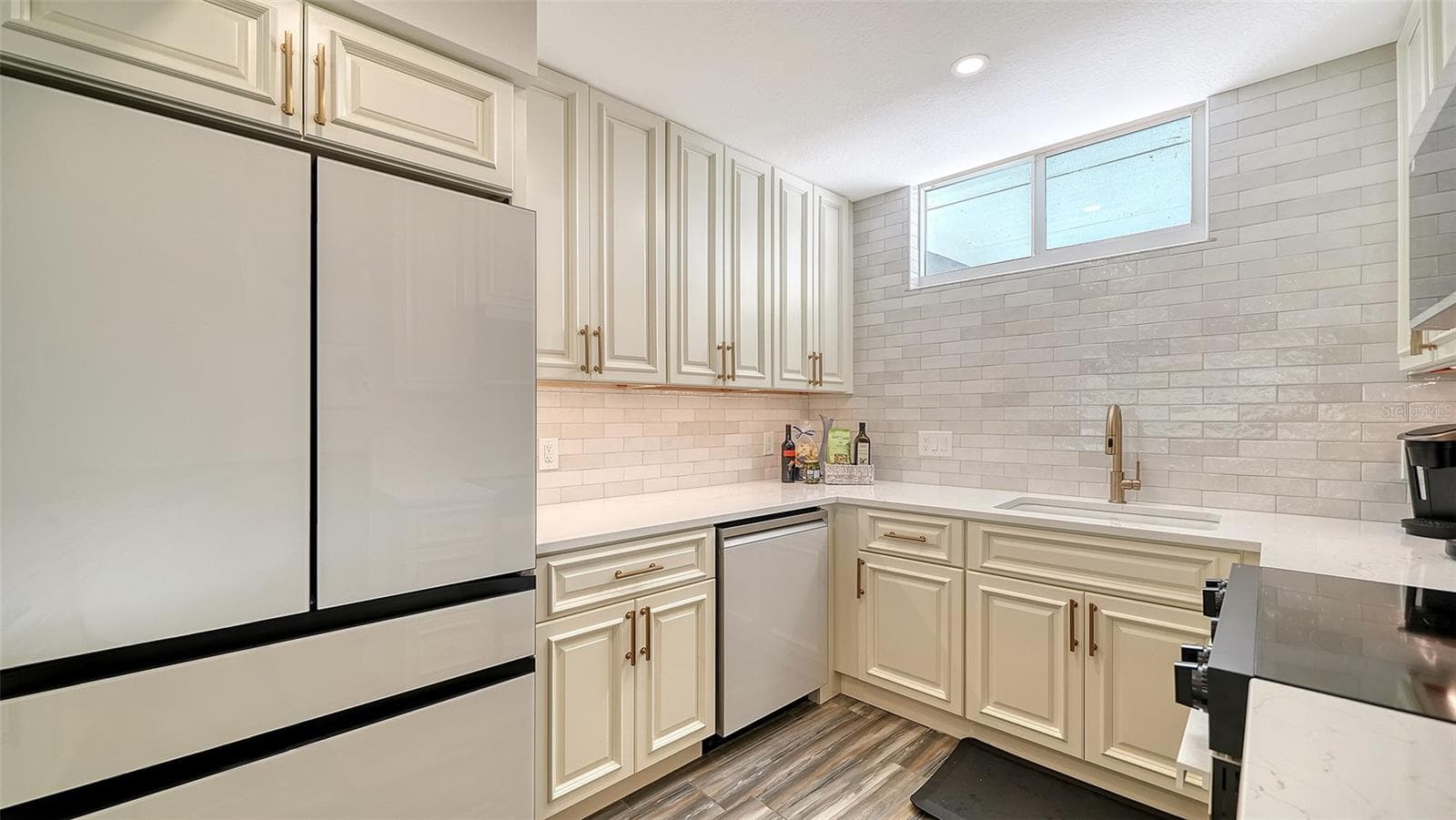 Condominium at 100 SANDS POINT RD #324, LONGBOAT KEY, photo 17 of 49