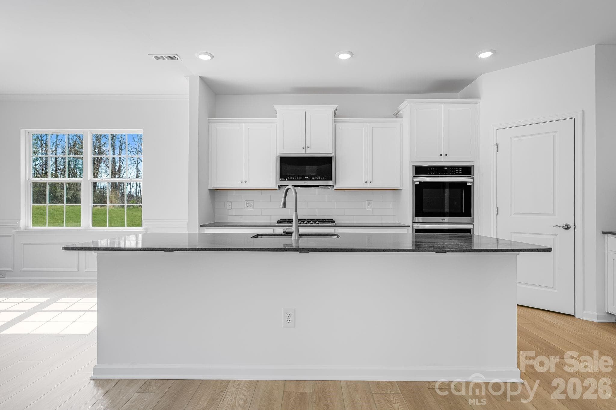 Single Family Residence at 5480 Redbud Road, Lancaster, photo 7 of 14