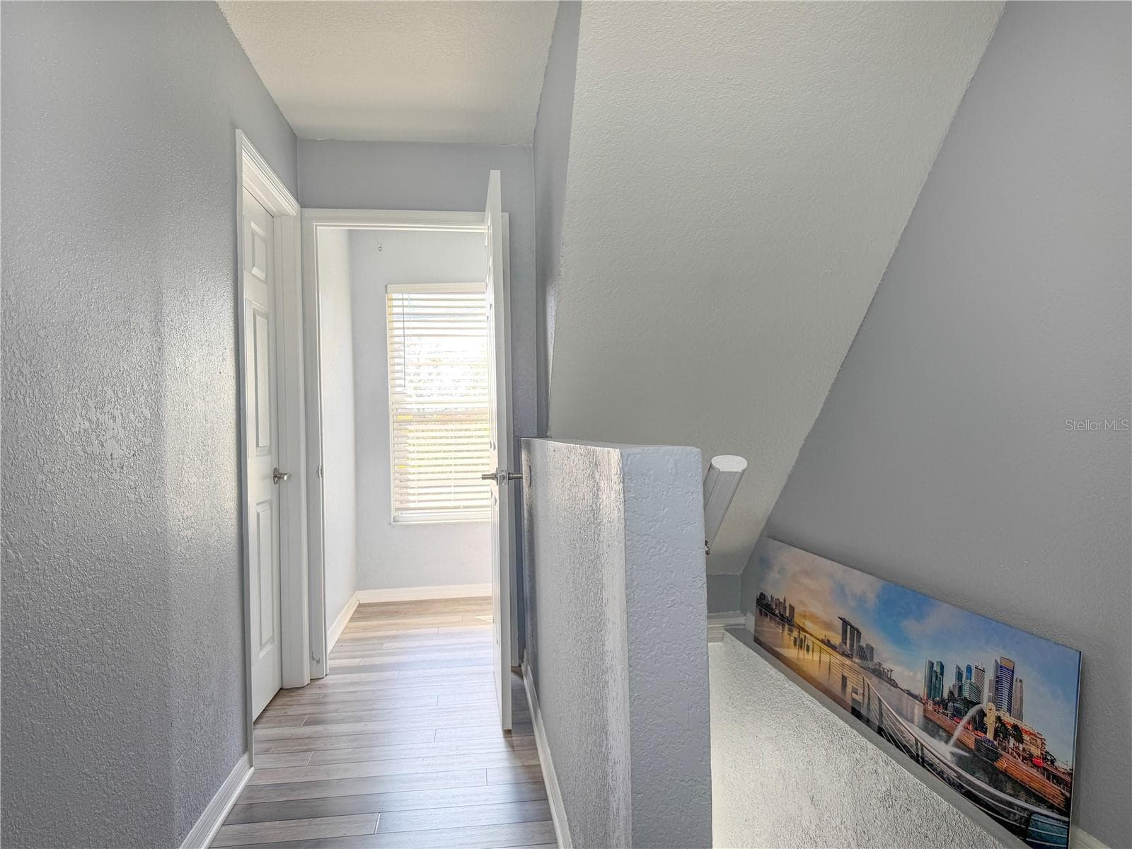 Hall - 141 S HIAWASSEE RD, ORLANDO
