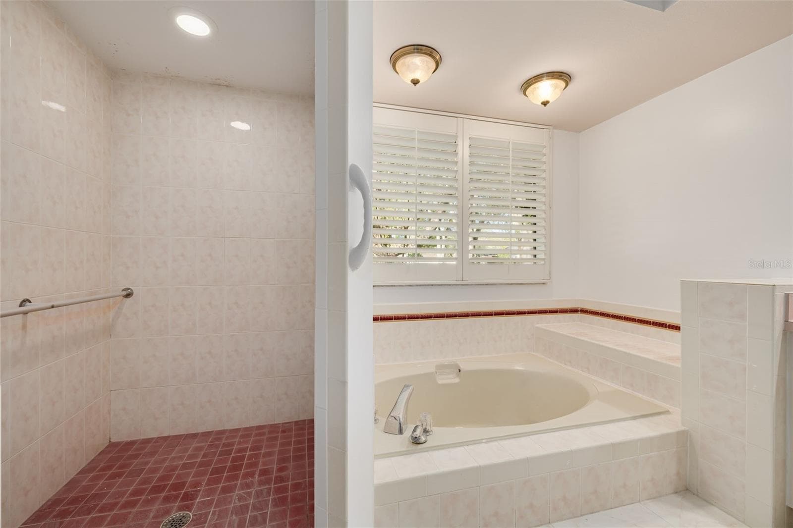 Single Family Residence at 470 HICKORYNUT AVE, OLDSMAR, photo 23 of 37