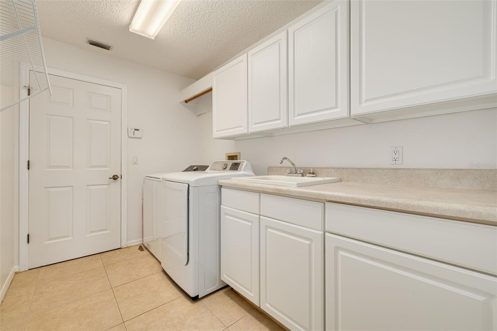 Single Family Residence at 470 HICKORYNUT AVE, OLDSMAR, photo 26 of 37