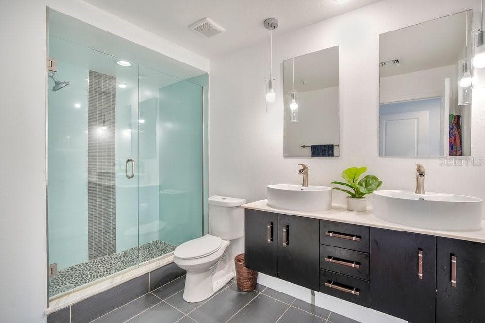 Primary Bathroom - 322 E CENTRAL BLVD #1005, ORLANDO