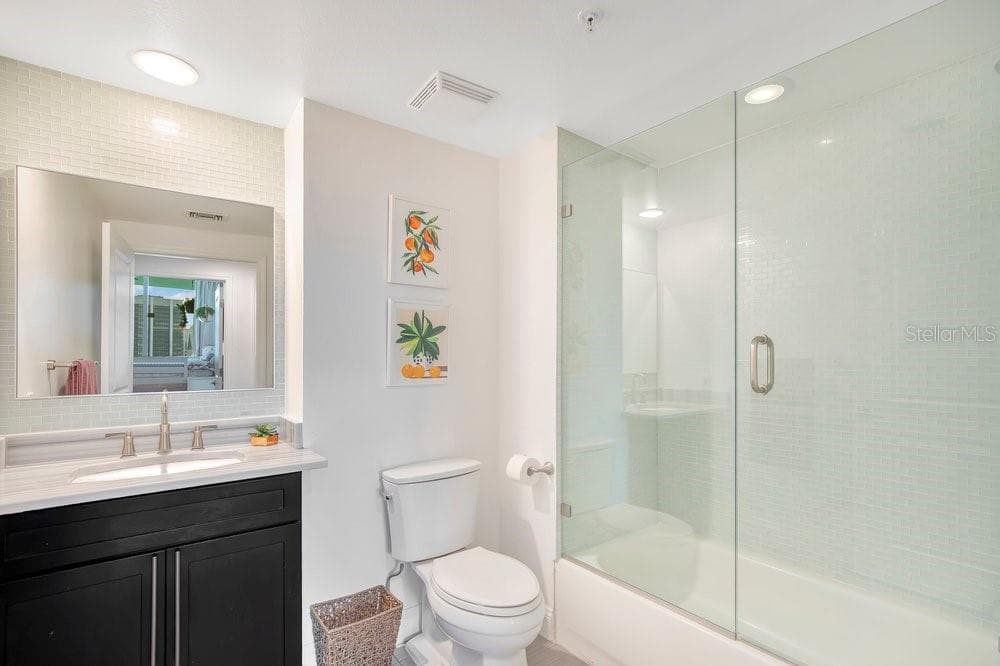 Bathroom 2 - 322 E CENTRAL BLVD #1005, ORLANDO