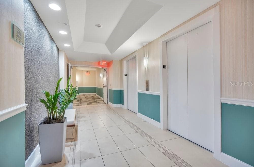 10th Floor Resident Hallway - 322 E CENTRAL BLVD #1005, ORLANDO
