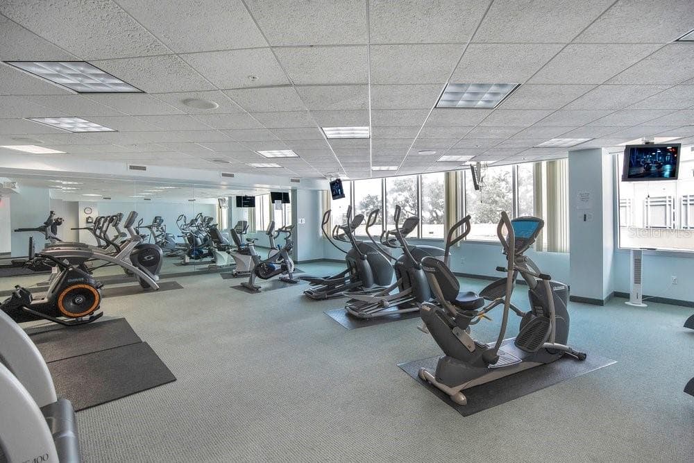 Resident Gym - 322 E CENTRAL BLVD #1005, ORLANDO