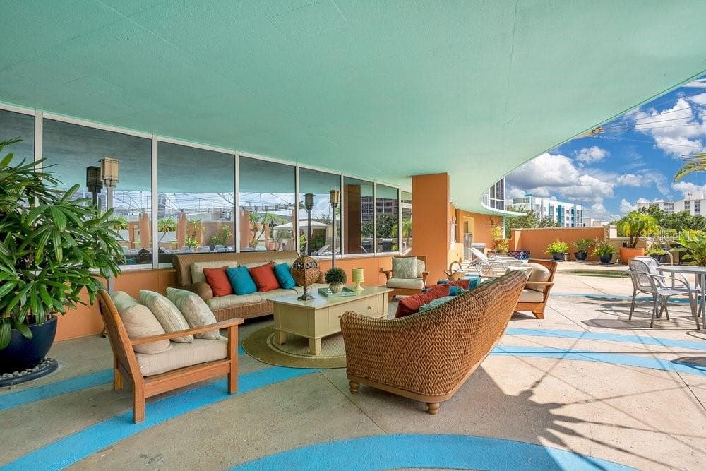 Pool Deck seating area - 322 E CENTRAL BLVD #1005, ORLANDO