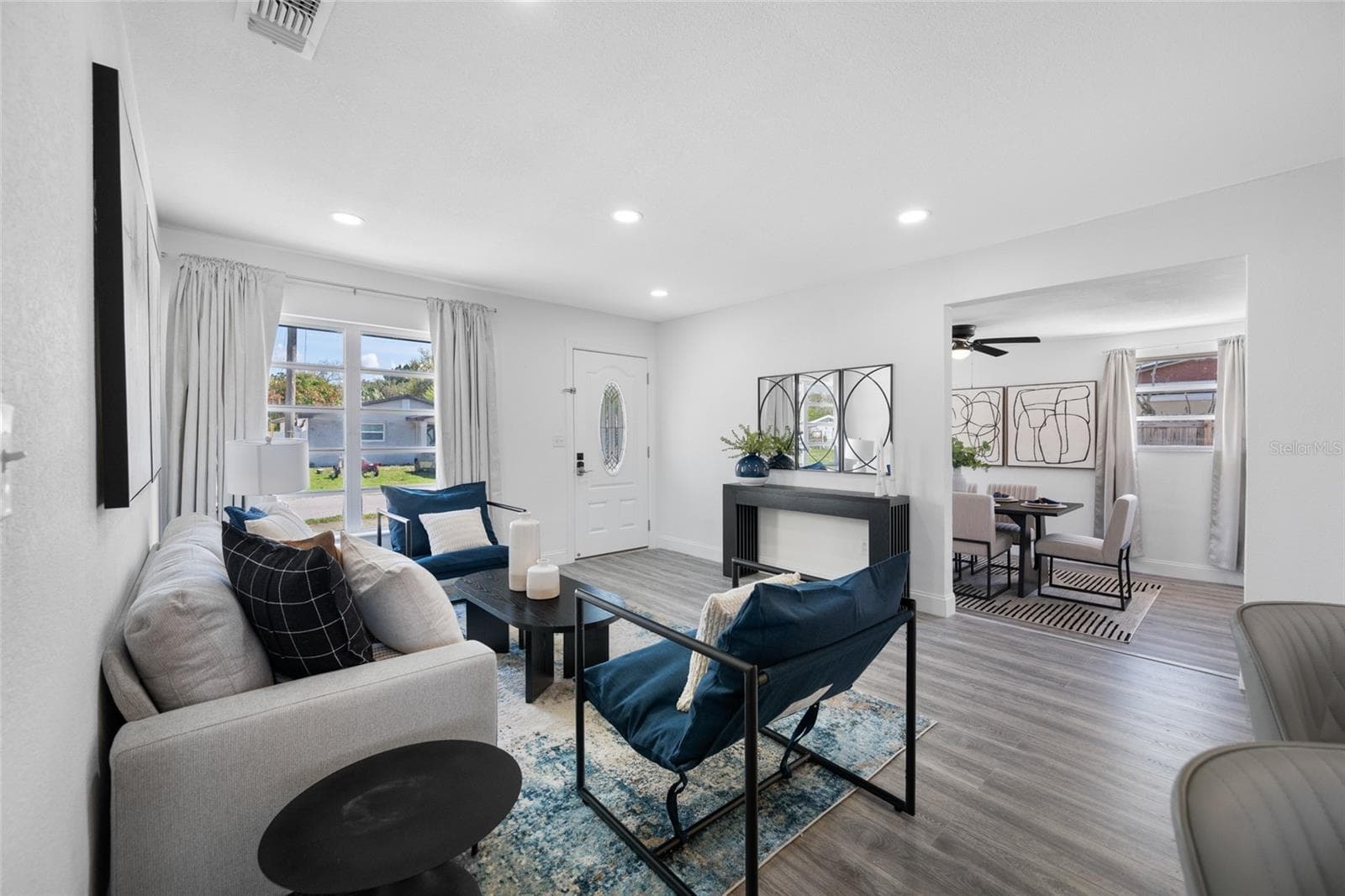 Living Room - 4916 CARLYLE RD, TAMPA
